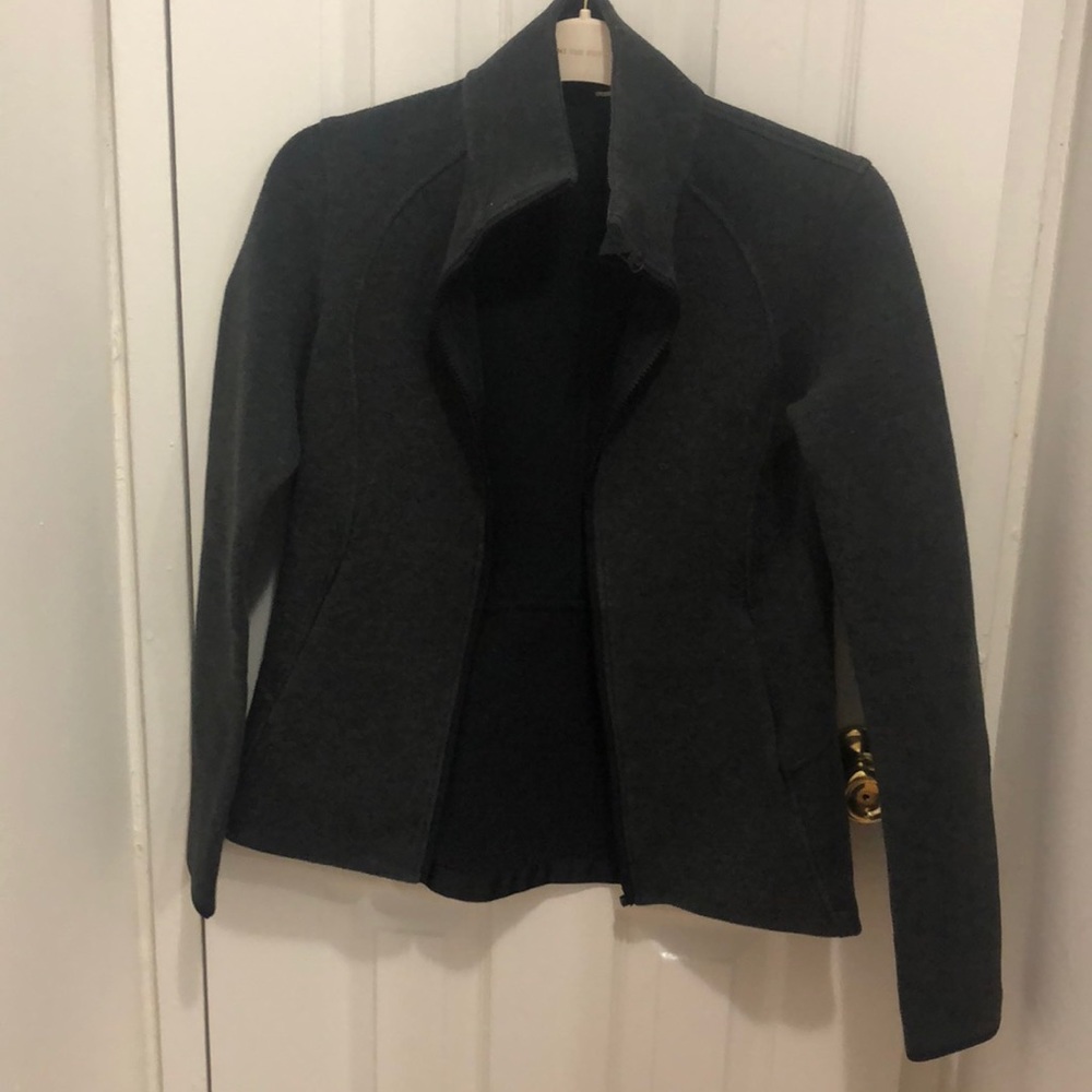 Lulu lemon charcoal gray running jacket